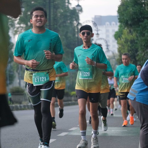 Race photo from BAUR RUN 2025