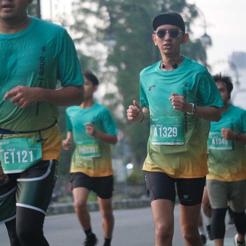 Race photo from BAUR RUN 2025