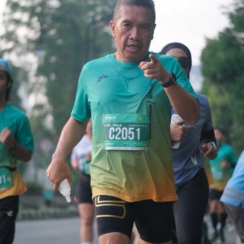 Race photo from BAUR RUN 2025