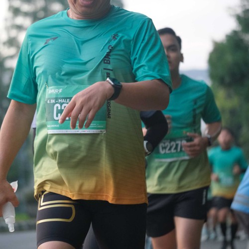 Race photo from BAUR RUN 2025