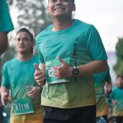 Race photo from BAUR RUN 2025