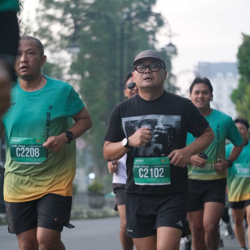 Race photo from BAUR RUN 2025