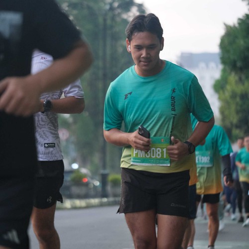 Race photo from BAUR RUN 2025