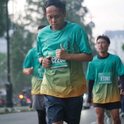 Race photo from BAUR RUN 2025