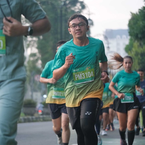 Race photo from BAUR RUN 2025