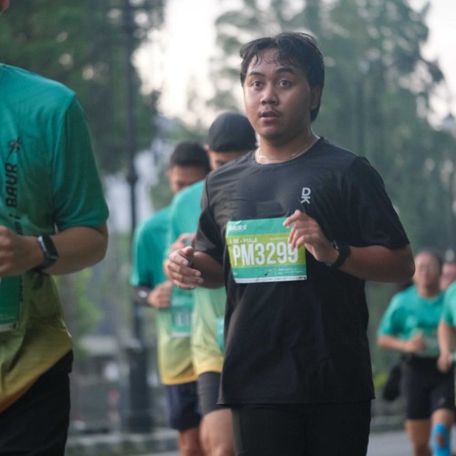 Race photo from BAUR RUN 2025