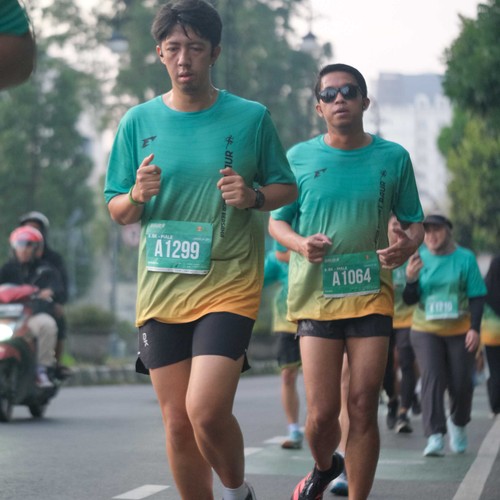 Race photo from BAUR RUN 2025