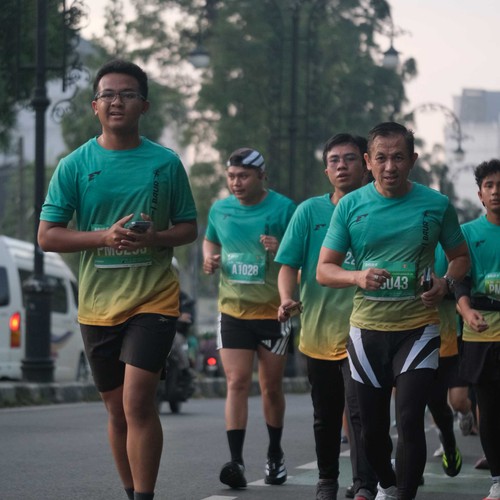 Race photo from BAUR RUN 2025