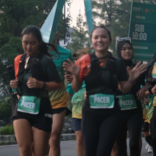 Race photo from BAUR RUN 2025