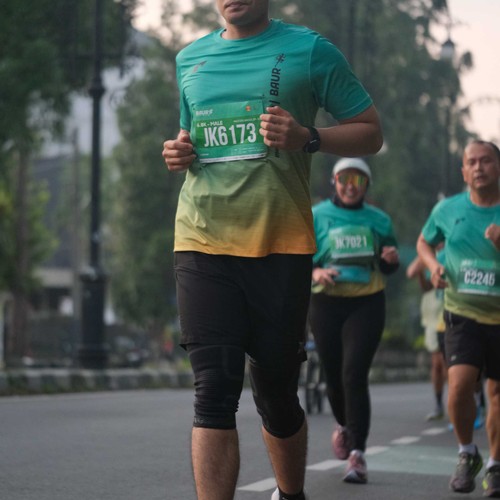 Race photo from BAUR RUN 2025