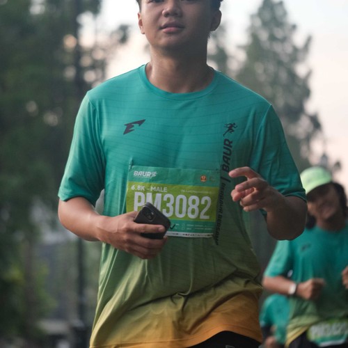 Race photo from BAUR RUN 2025
