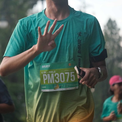 Race photo from BAUR RUN 2025