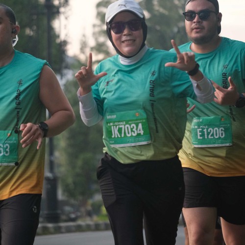 Race photo from BAUR RUN 2025