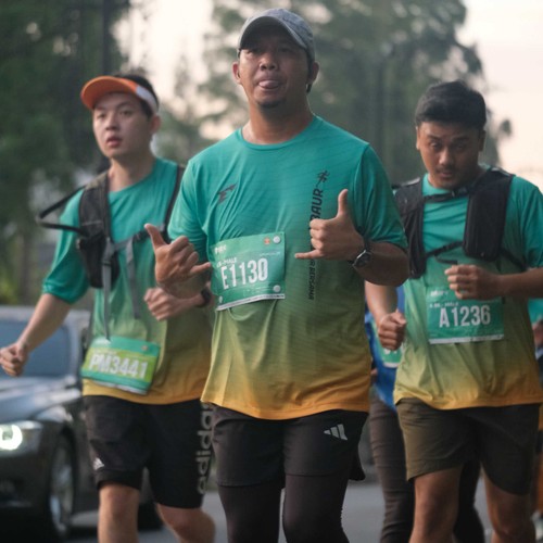 Race photo from BAUR RUN 2025