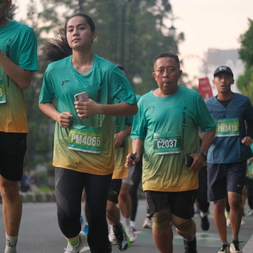 Race photo from BAUR RUN 2025