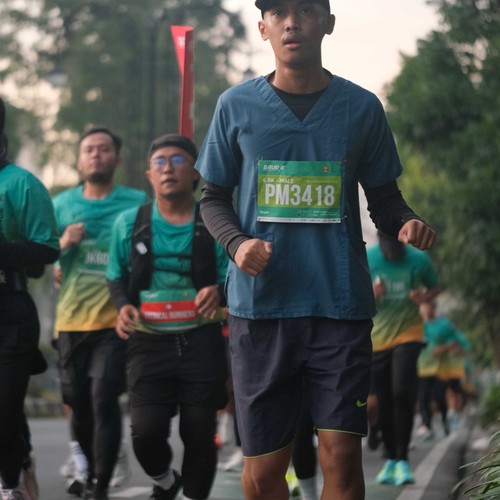 Race photo from BAUR RUN 2025