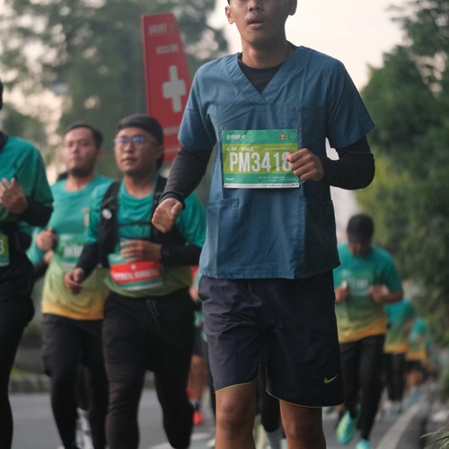 Race photo from BAUR RUN 2025