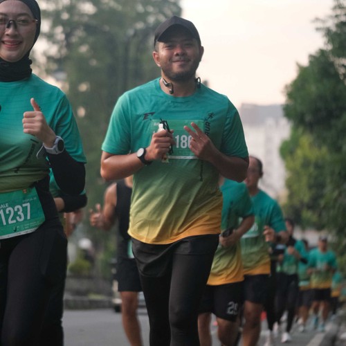 Race photo from BAUR RUN 2025