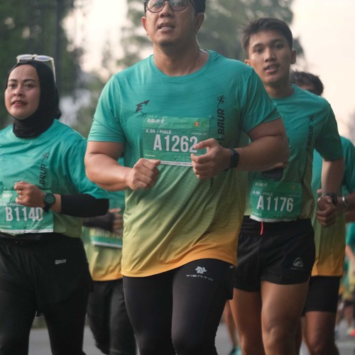 Race photo from BAUR RUN 2025