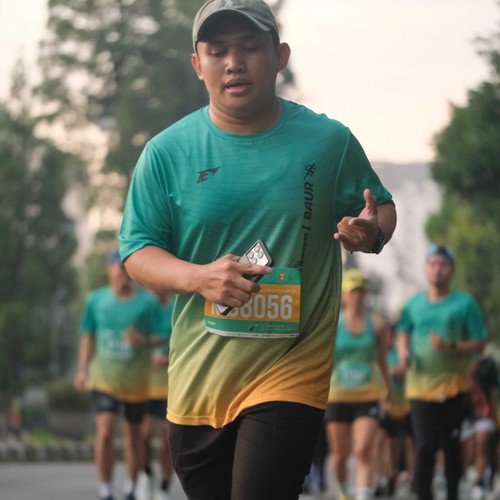 Race photo from BAUR RUN 2025
