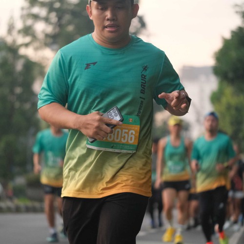 Race photo from BAUR RUN 2025