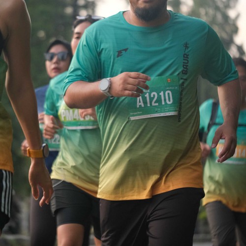 Race photo from BAUR RUN 2025