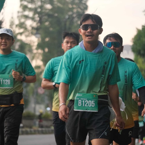 Race photo from BAUR RUN 2025