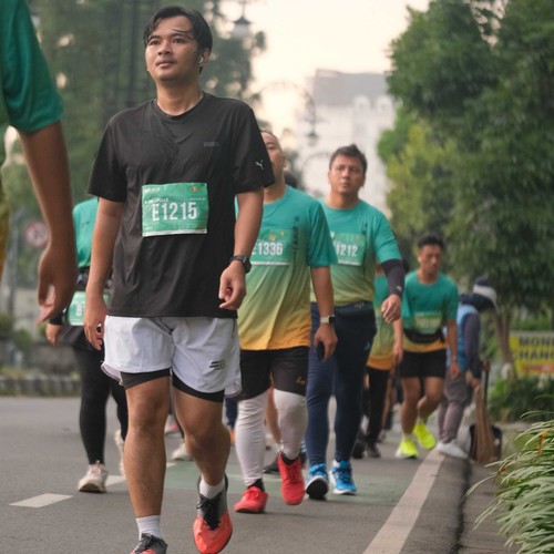 Race photo from BAUR RUN 2025