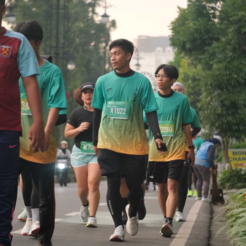 Race photo from BAUR RUN 2025