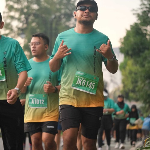 Race photo from BAUR RUN 2025