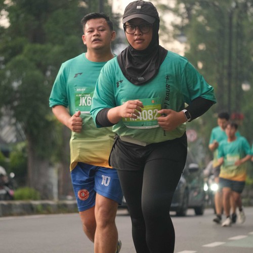 Race photo from BAUR RUN 2025