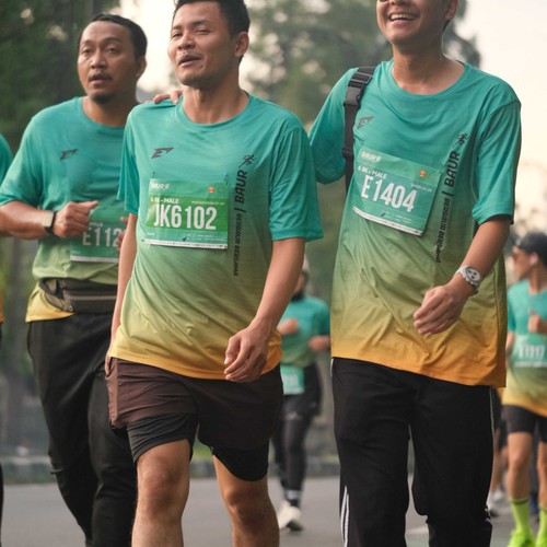 Race photo from BAUR RUN 2025