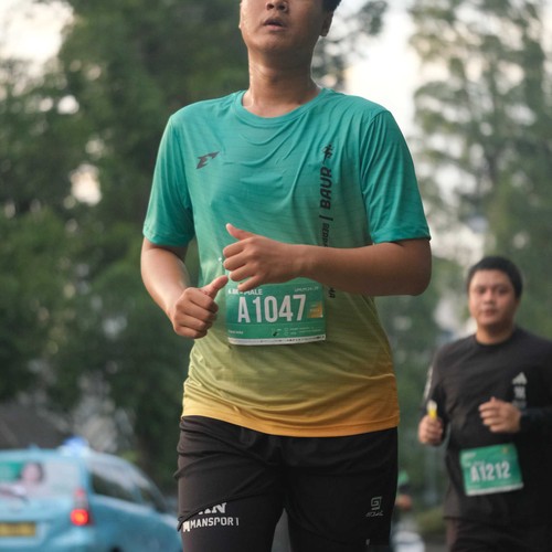 Race photo from BAUR RUN 2025