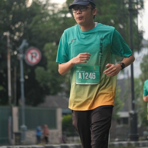 Race photo from BAUR RUN 2025