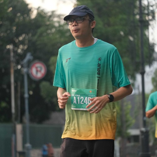 Race photo from BAUR RUN 2025
