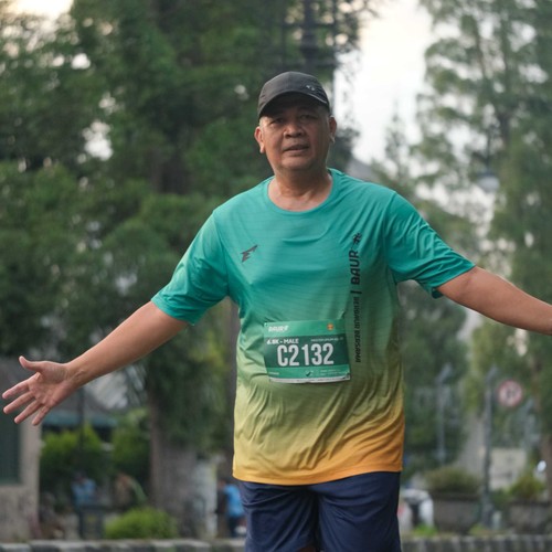 Race photo from BAUR RUN 2025