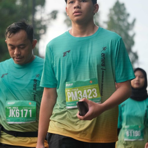 Race photo from BAUR RUN 2025