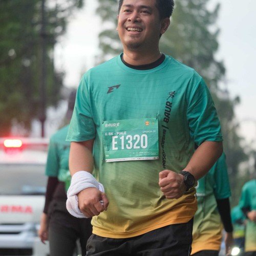 Race photo from BAUR RUN 2025
