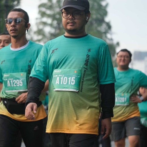Race photo from BAUR RUN 2025