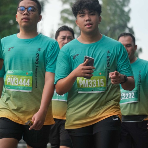 Race photo from BAUR RUN 2025