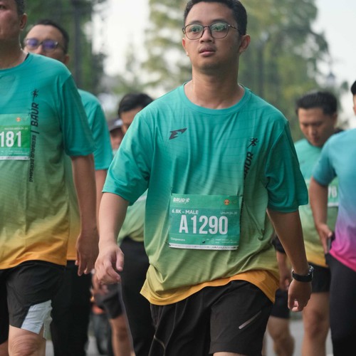 Race photo from BAUR RUN 2025