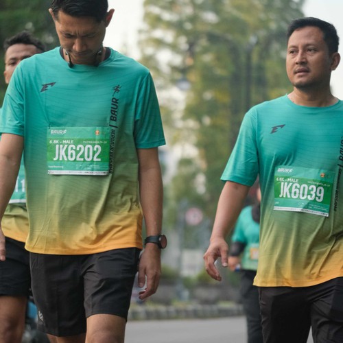 Race photo from BAUR RUN 2025
