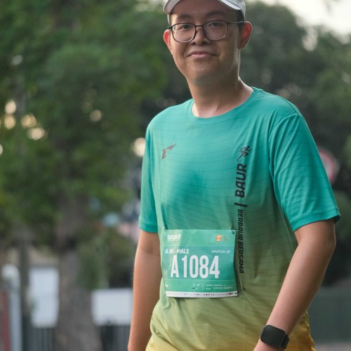 Race photo from BAUR RUN 2025