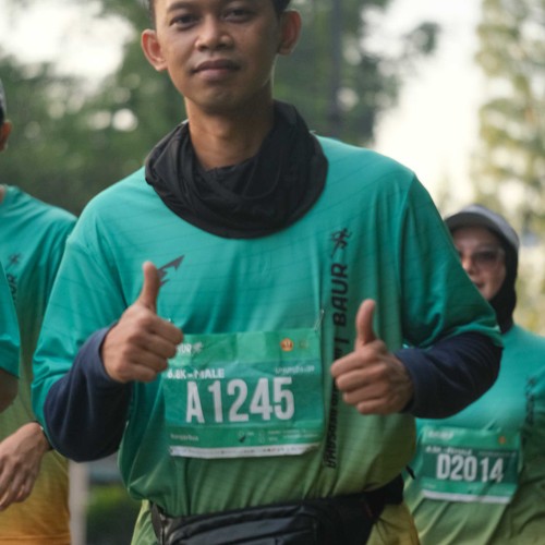 Race photo from BAUR RUN 2025