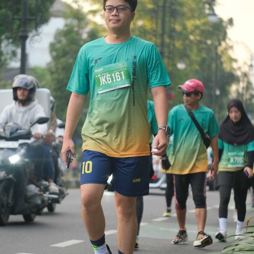 Race photo from BAUR RUN 2025