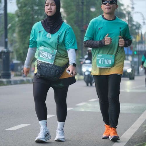 Race photo from BAUR RUN 2025