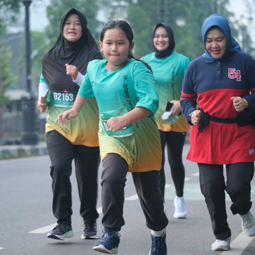 Race photo from BAUR RUN 2025