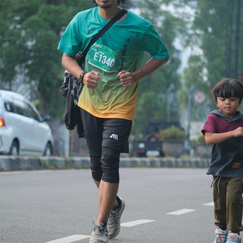Race photo from BAUR RUN 2025