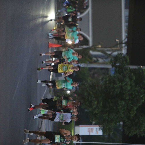 Race photo from BAUR RUN 2025