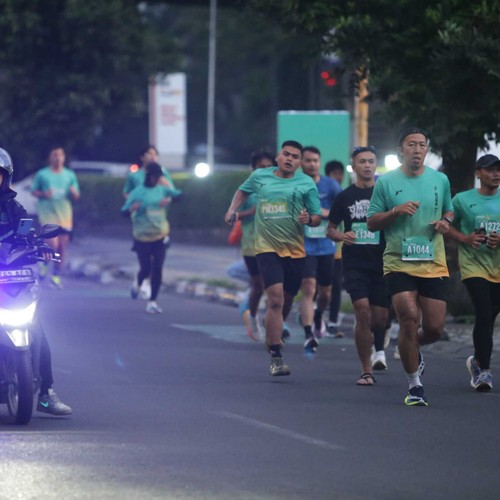 Race photo from BAUR RUN 2025